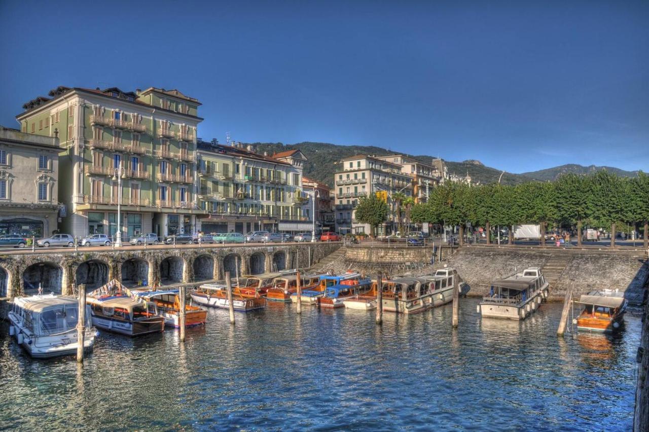 La Dependance Immersa Nel Parco Della Villa Isabella Stresa Luaran gambar